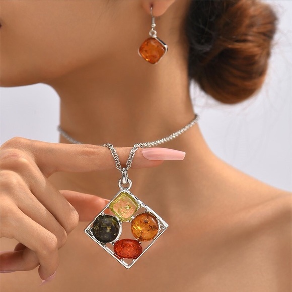 Necklace earring set with box - Picture 1 of 8